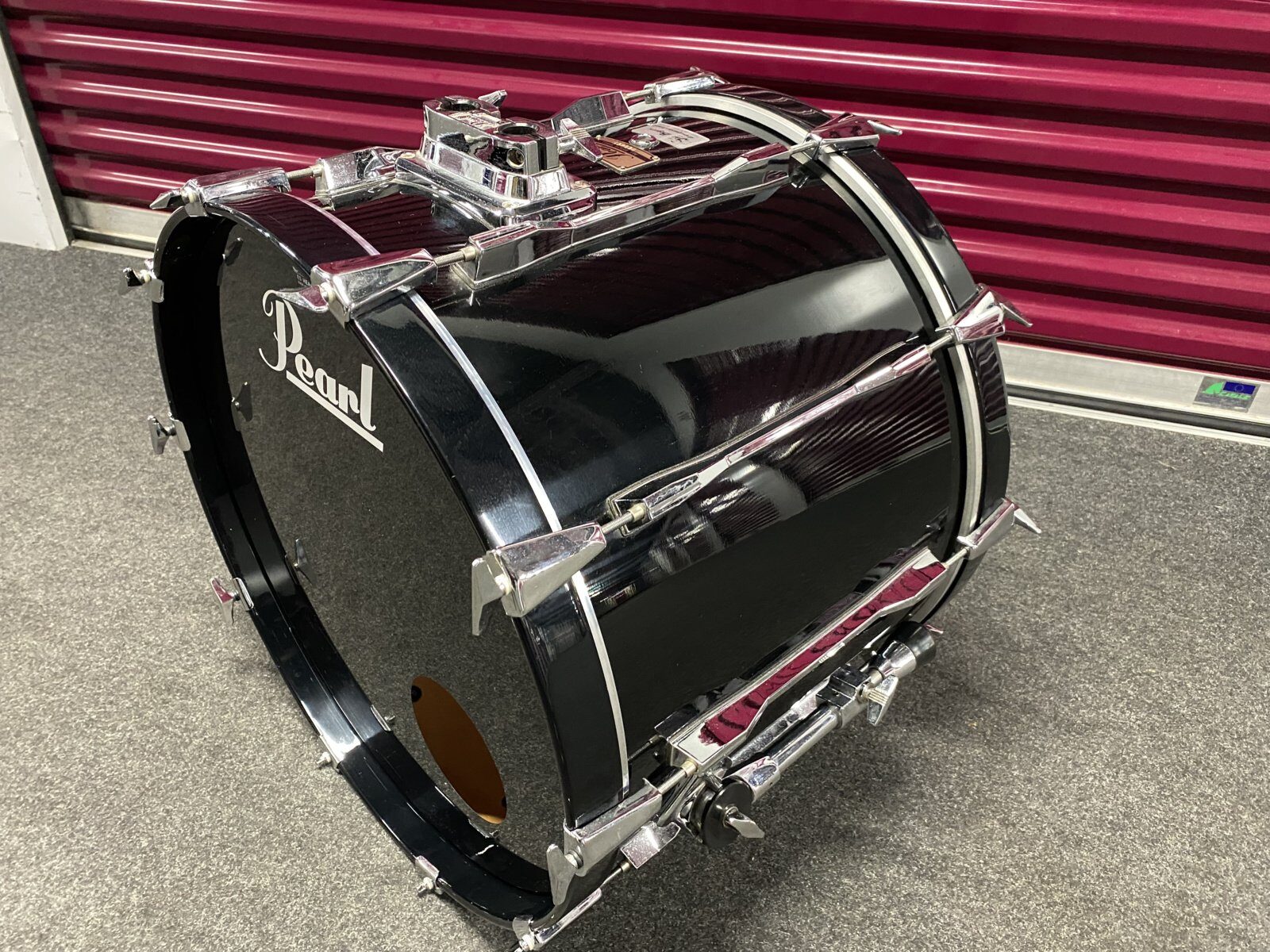 Pearl BLX bassdrum 22x18” Piano black.