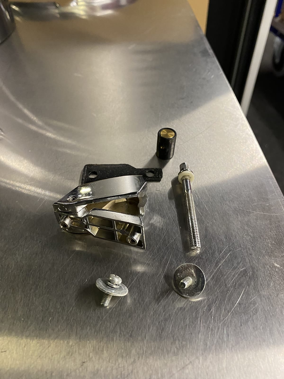 Pearl GL-01 Supergripper lugs for tom and snare